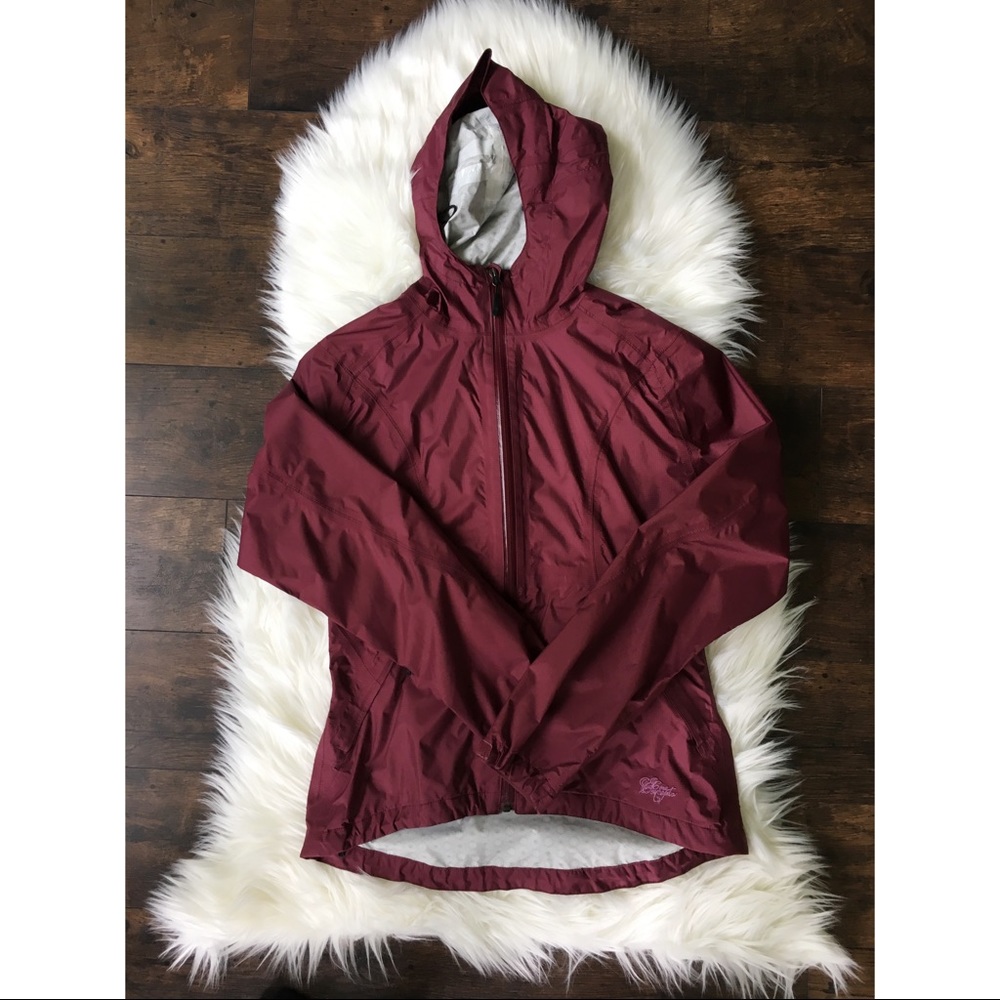 Rain-jacket/wind-breaker